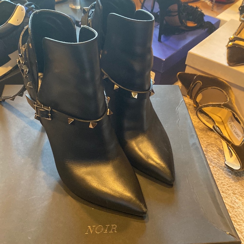 Valentino size 38 used rock stud bootie